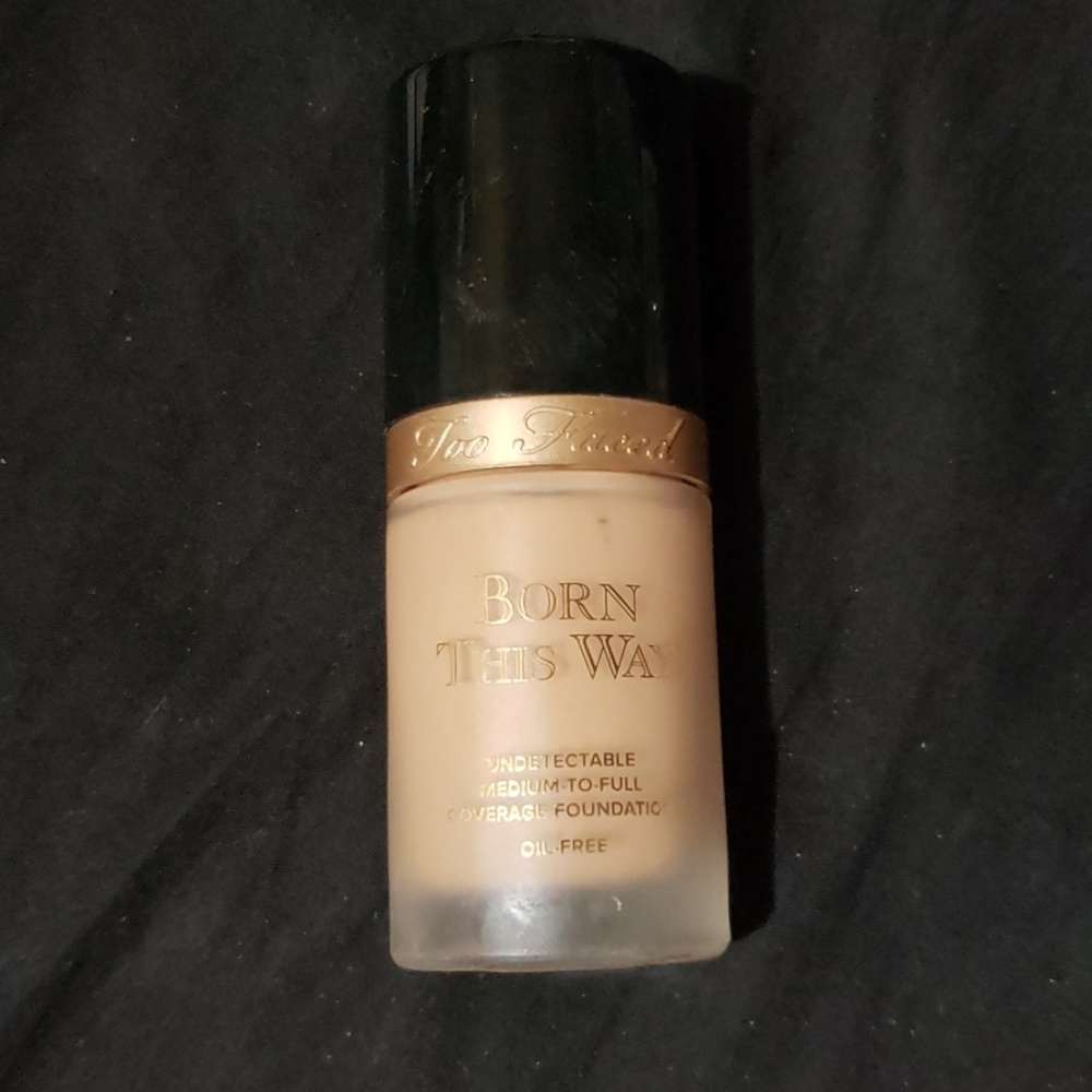 Too Faced Born this Way Foundation Porcelain